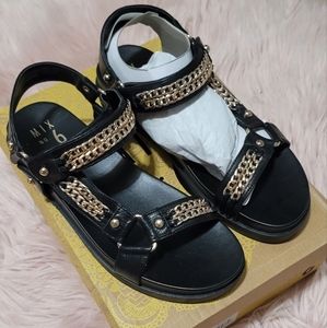 Women sandals